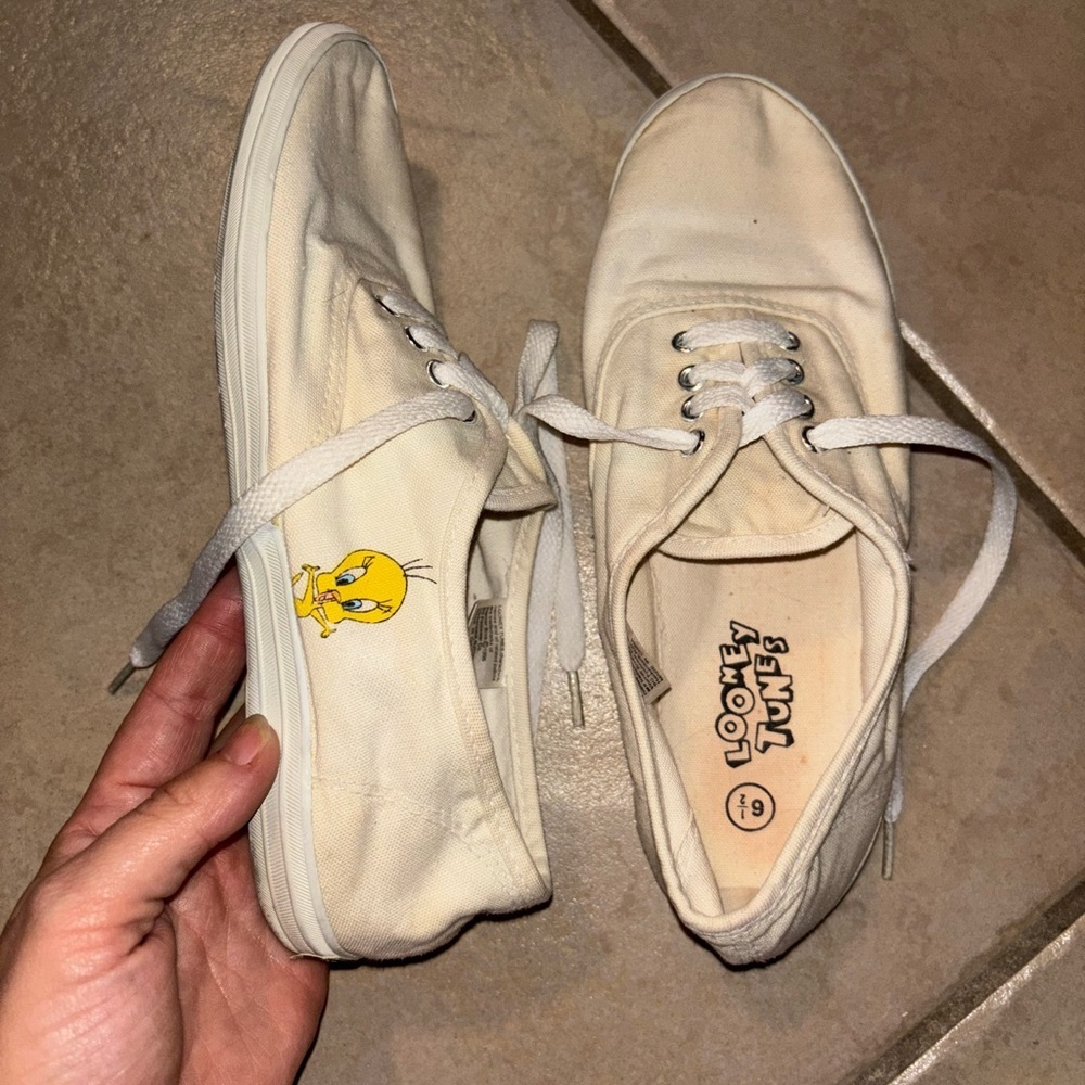 Vintage 1996 Looney Tunes Tweety Bird Canvas Sneakers Size 6.5